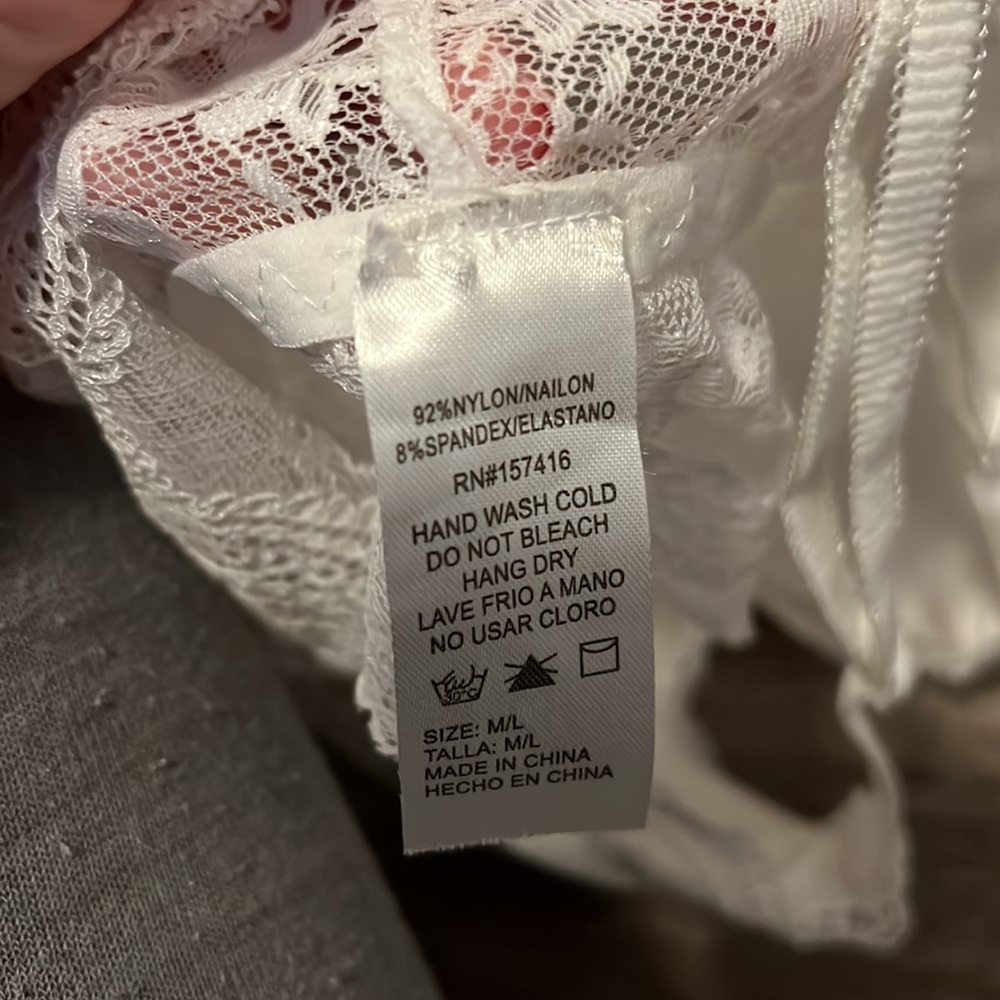White lace bralette - Picture 3 of 3